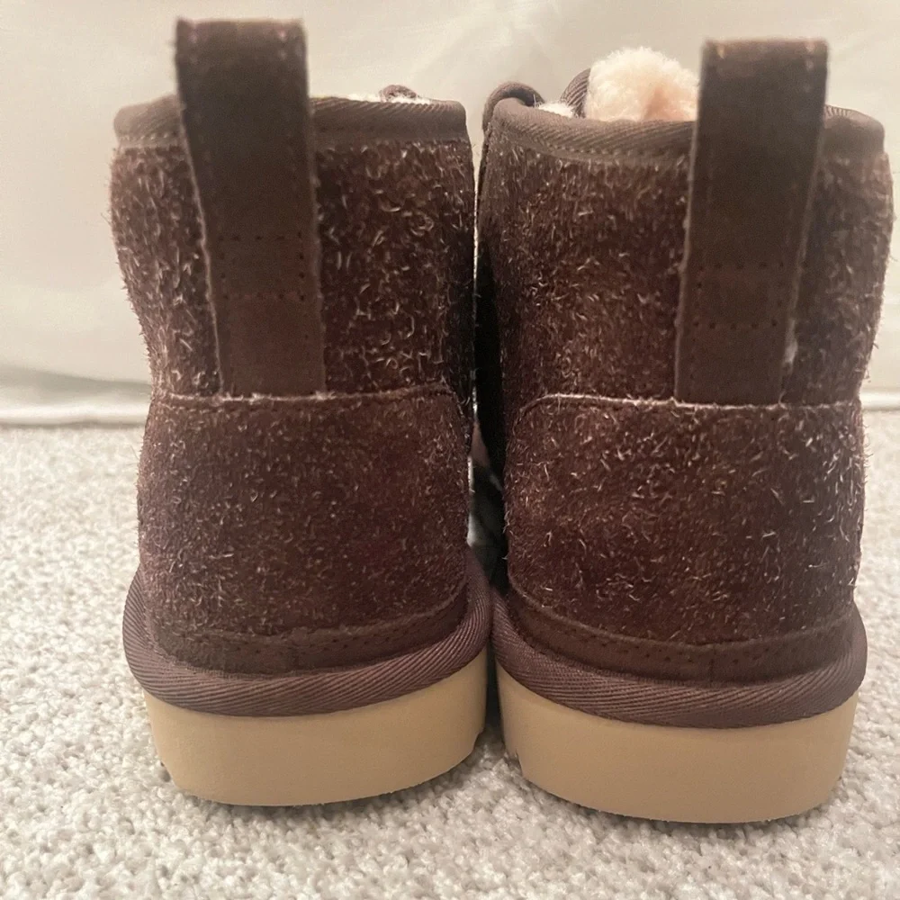 NEW UGG Neumel Shaggy Suede Chukka